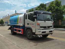 洒水车