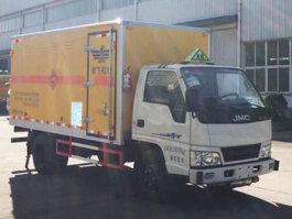 爆破器材运输车
