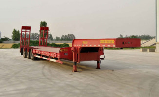 低平板半挂车