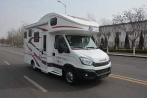旅居车