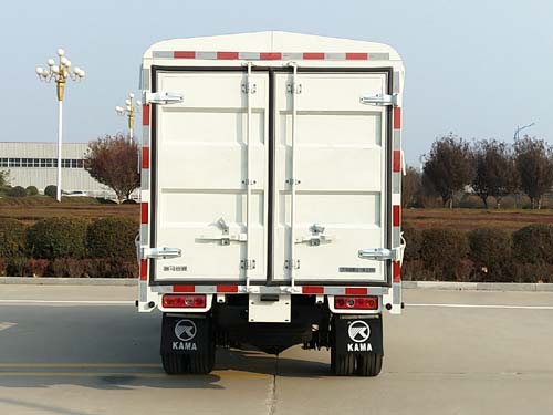 凱馬牌KMC5032CCYQ360D6倉(cāng)柵式運(yùn)輸車公告圖片
