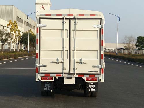 凱馬牌KMC5032CCYQ360S6倉柵式運(yùn)輸車公告圖片