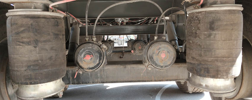 五岳牌TAZ9405TWYB危险品罐箱骨架运输半挂车公告图片