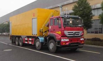 同步碎石封层车