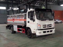 运油车