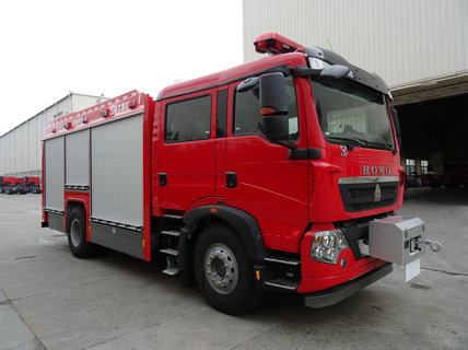 徐工牌XZJ5172GXFAP50/F2压缩空气泡沫消防车图片