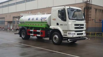 洒水车