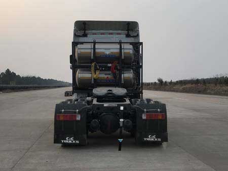 QCC4252N654W-1 集瑞联合牌441马力后双桥,后八轮LNG国五危险品牵引汽车图片