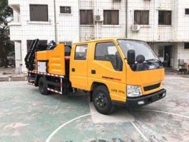 路面养护车