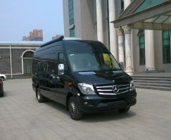 旅居车