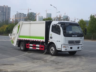 东风股份多利卡D7 YZR5080ZYSE压缩式垃圾车公告图片