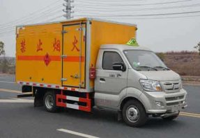 多士星牌JHW5030XRQC易燃气体厢式运输车