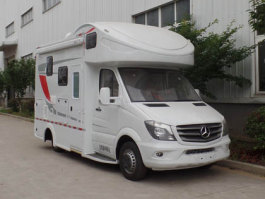 旅居车