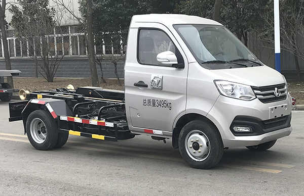 徐工牌XZJ5031ZXXA6車(chē)廂可卸式垃圾車(chē)公告圖片