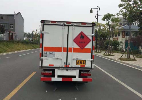 炎帝牌SZD5035XRYE6易燃液体厢式运输车公告图片