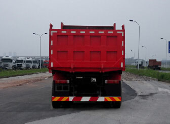 红岩牌CQ5256ZLJHMVG384LA自卸式垃圾车公告图片