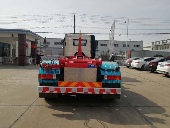 三聯(lián)牌YSY5257ZXXE6車廂可卸式垃圾車公告圖片