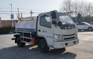 吸污车