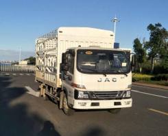 仓栅式运输车