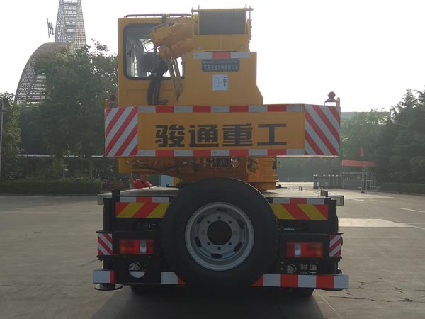 骏通牌JF5133JQZ(JPC80)汽车起重机公告图片