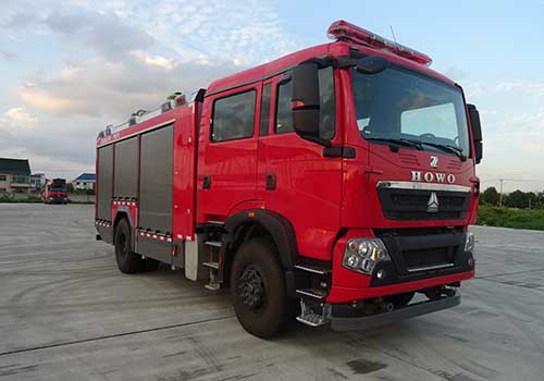 中联牌ZLF5200GXFPM70泡沫消防车公告图片