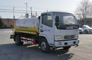 洒水车