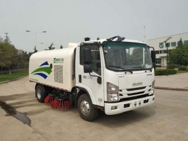 扫路车