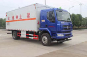 爆破器材运输车