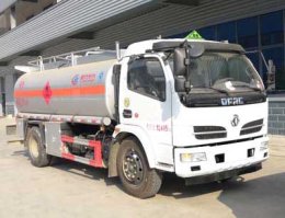 程力威牌CLW5120GJYE5加油车