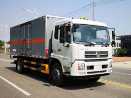 爆破器材运输车