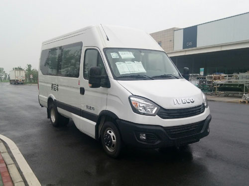 依維柯牌NJ5045XYUFE押運(yùn)車公告圖片