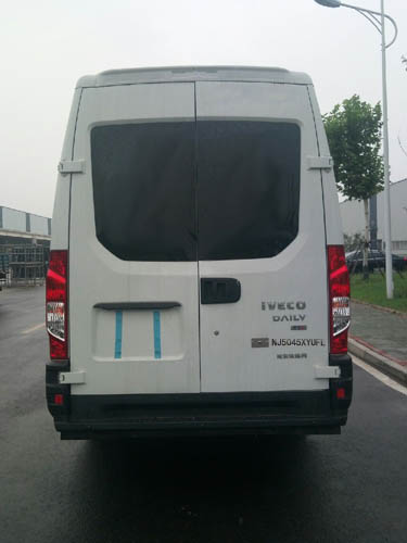 依維柯牌NJ5045XYUFE押運(yùn)車公告圖片