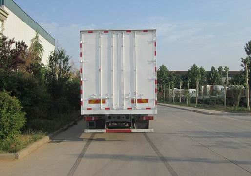 汕德卡牌ZZ5256XXYV653HF1K廂式運輸車公告圖片