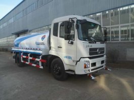 洒水车