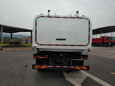開沃牌NJL5180TCABEV純電動(dòng)餐廚垃圾車公告圖片