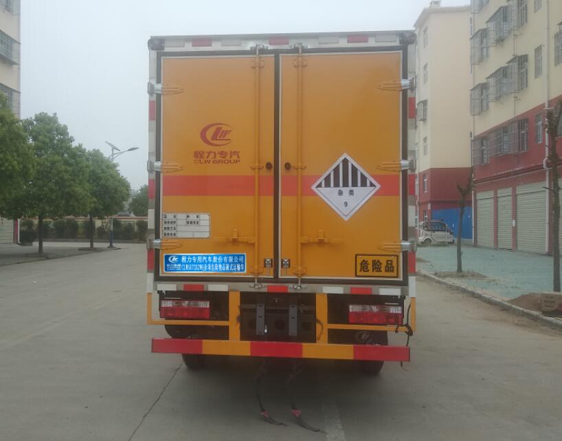 程力威牌CLW5073XZW6雜項(xiàng)危險(xiǎn)物品廂式運(yùn)輸車(chē)公告圖片