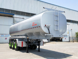 供水半挂车