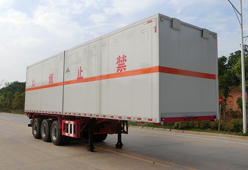 魏风牌10.9米31吨3轴杂项危险物品厢式运输半挂车(WFP9400XZW)