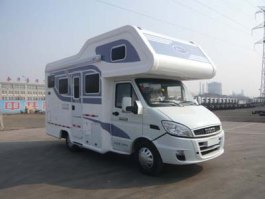 旅居车