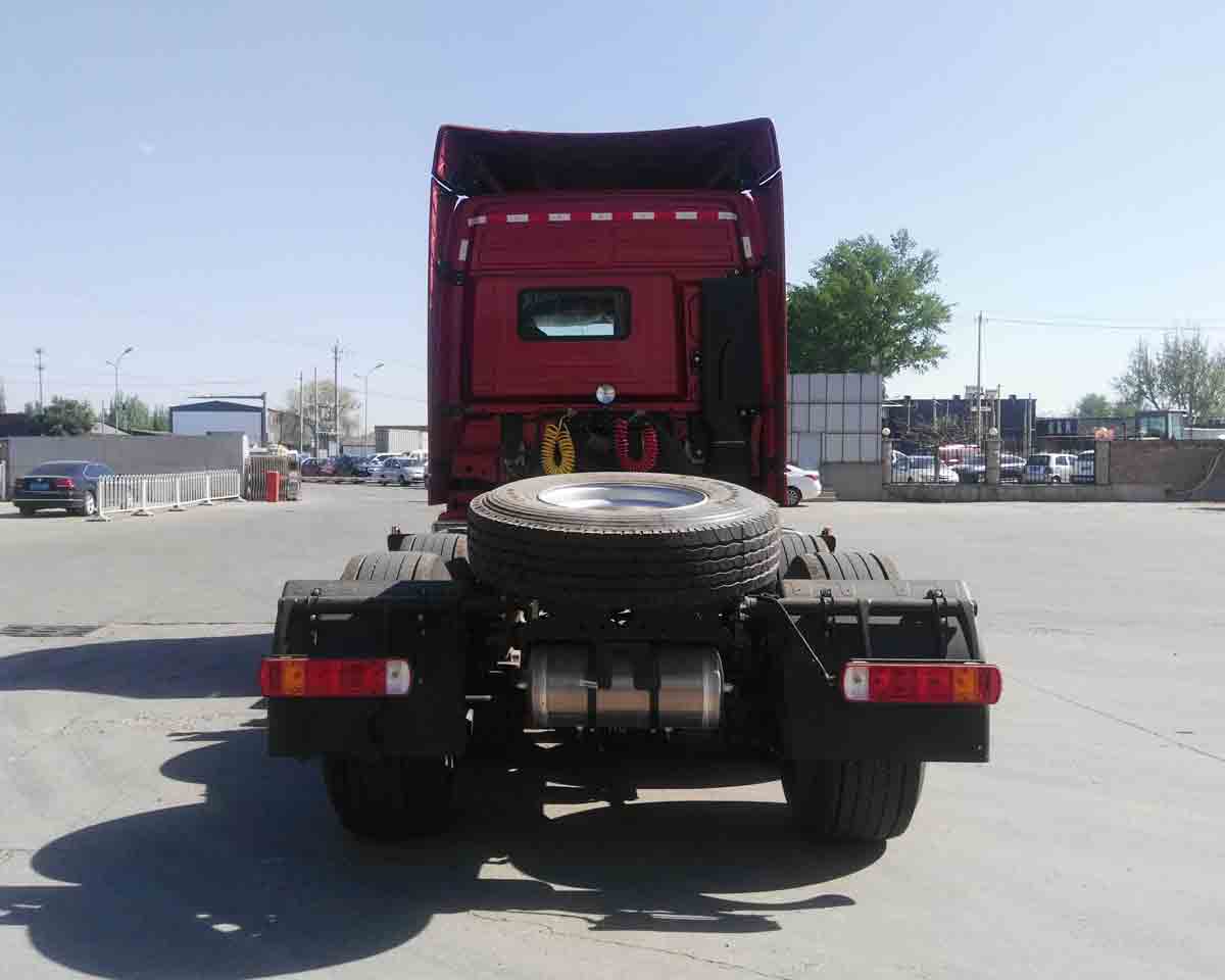 BJ4259SNFKB-AK 欧曼牌490马力后双桥,后八轮柴油国五半挂牵引车图片