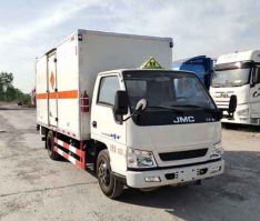 爆破器材运输车
