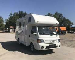旅居车