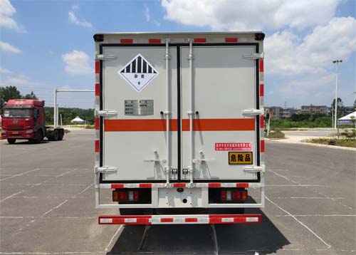 伴君长兴牌AAA5042XZWJX6杂项危险物品厢式运输车公告图片