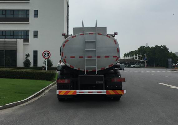 汕德卡牌ZZ5266GPGN434GF1K普通液體運(yùn)輸車公告圖片