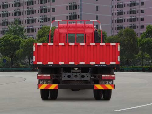 HFC1161P3K1A47S2V 江淮牌200马力单桥柴油6.2米国五载货汽车图片