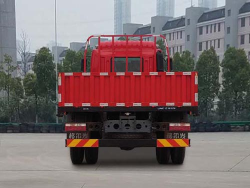 HFC1141P3K1A50S2V 江淮牌200马力单桥柴油6.8米国五载货汽车图片