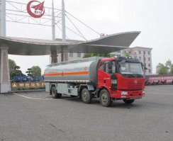 运油车