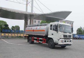 运油车