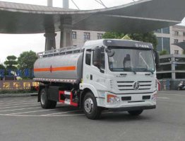 运油车