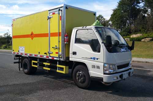 路捷順牌ULC5067XQYJ5爆破器材運(yùn)輸車公告圖片